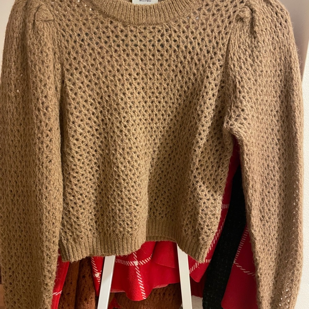 Wilfred top
